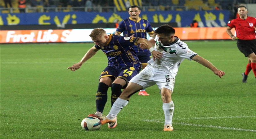 MKE ANKARAGÜCÜ 2-1 SAKARYASPOR A.Ş.